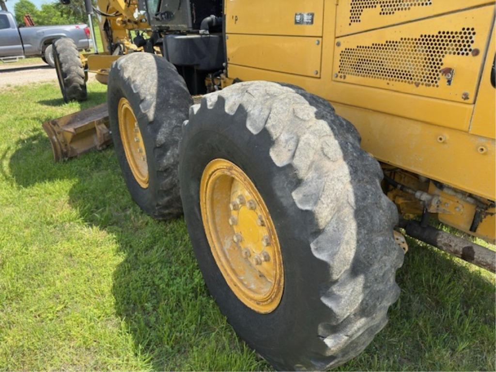 CAT 140M 2011