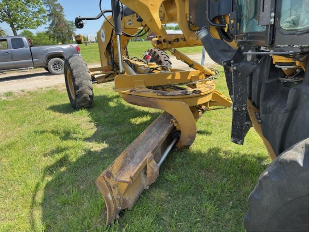 CAT 140M 2011