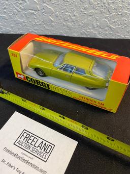 Corgi Toys YELLOW Citroen SM WHIZZWHEELS New In Package model 284