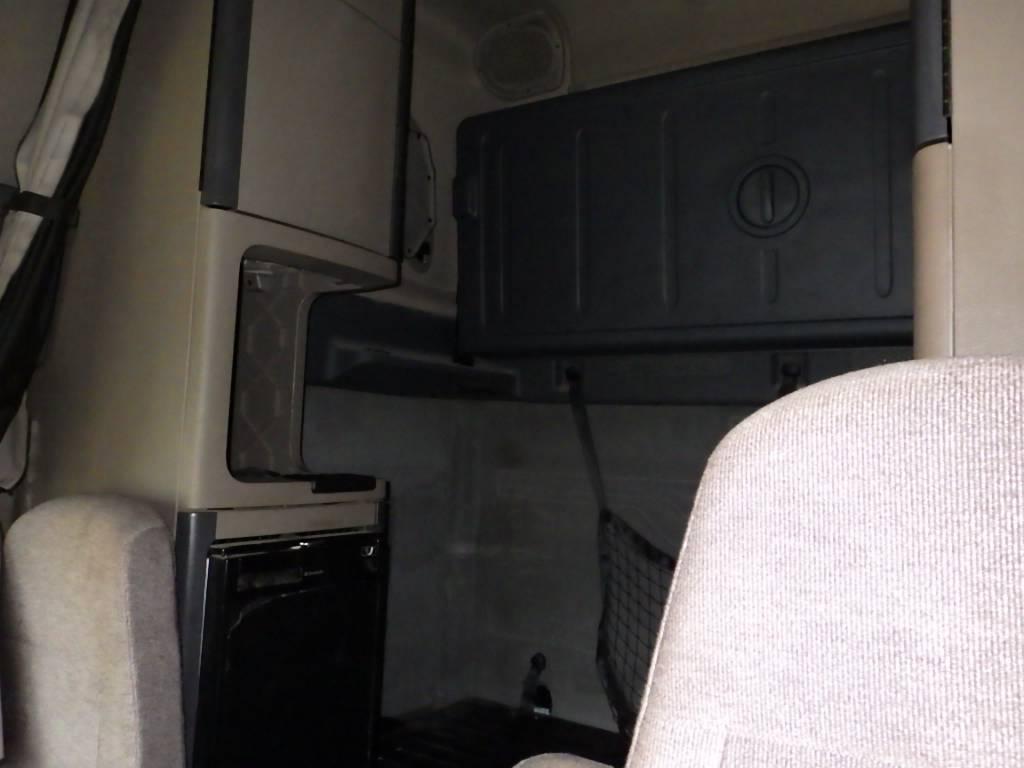 2015 FREIGHTLINER Cascadia125