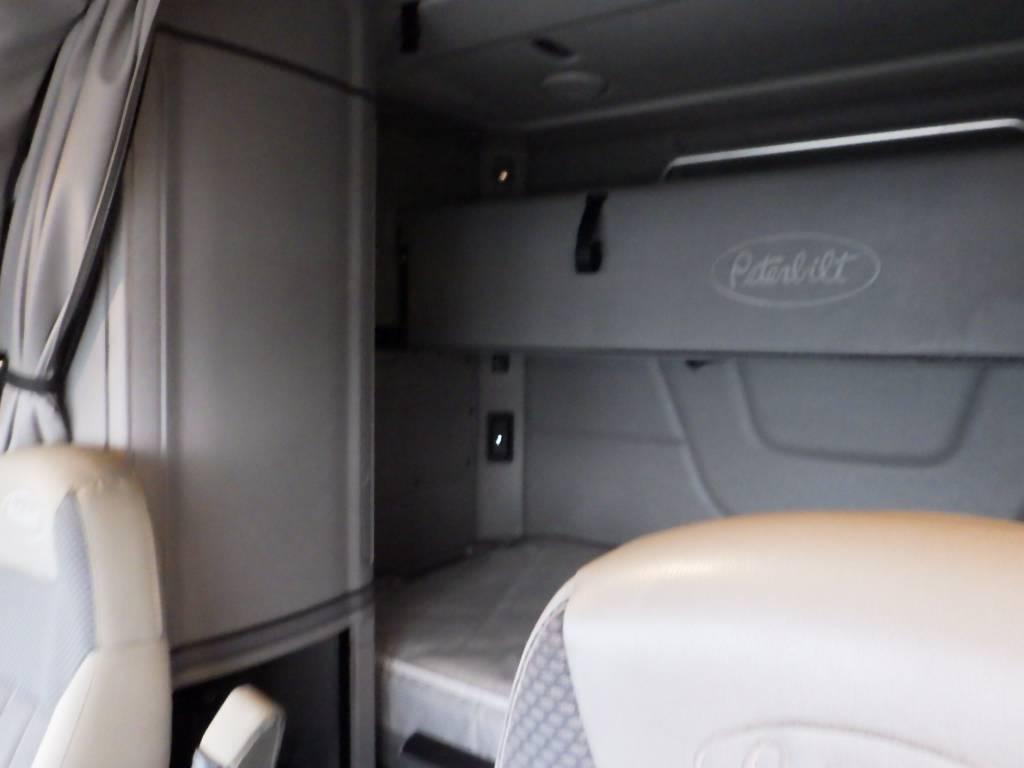 2017 PETERBILT 579 UltraCab EPIQ