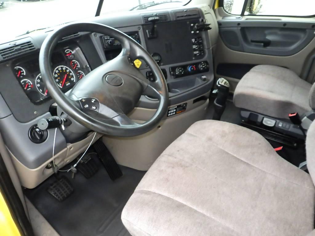 2015 FREIGHTLINER Cascadia125