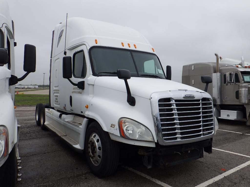 2011 FREIGHTLINER Conventional