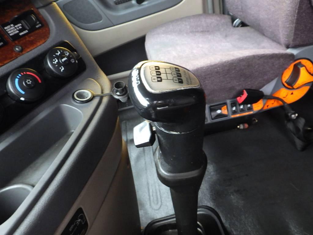 2013 FREIGHTLINER Cascadia125