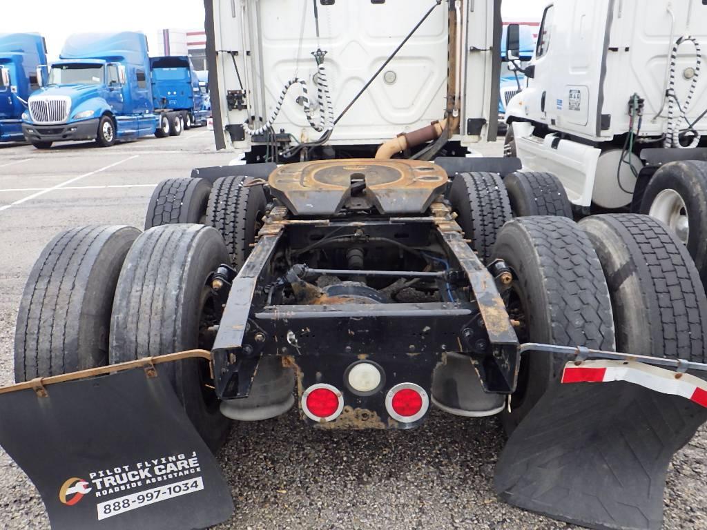 2011 FREIGHTLINER Conventional