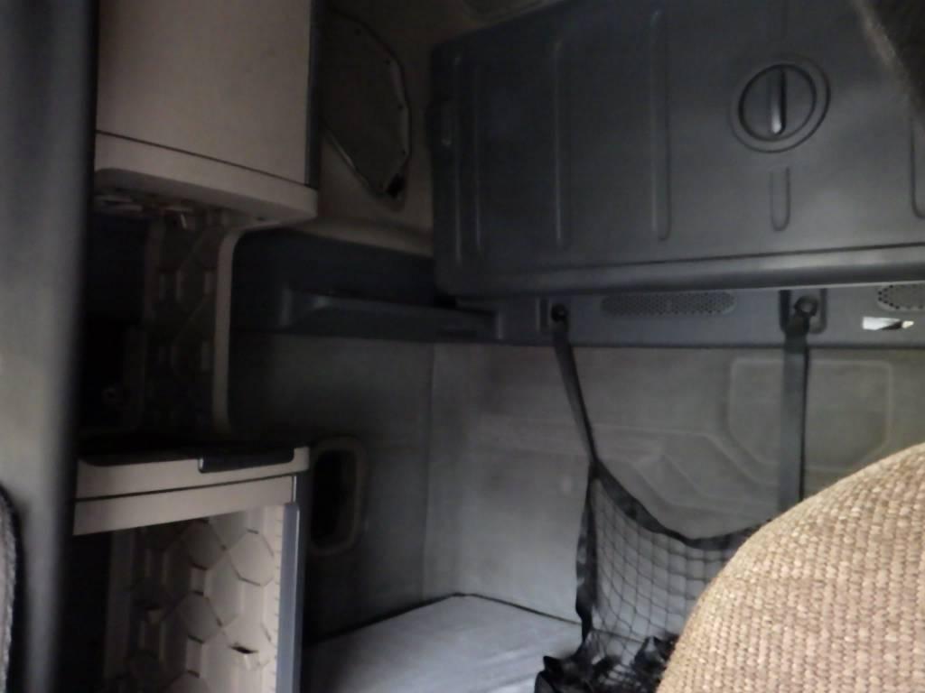 2015 FREIGHTLINER Cascadia125