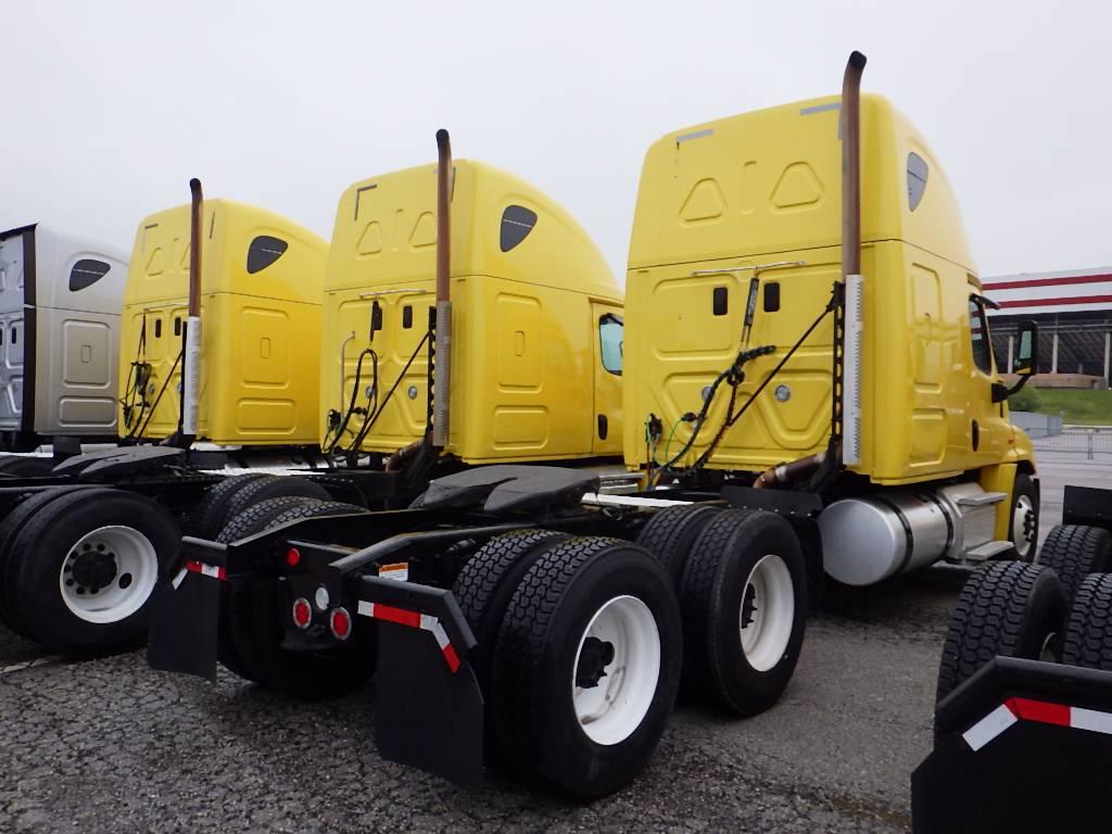 2015 FREIGHTLINER Cascadia125