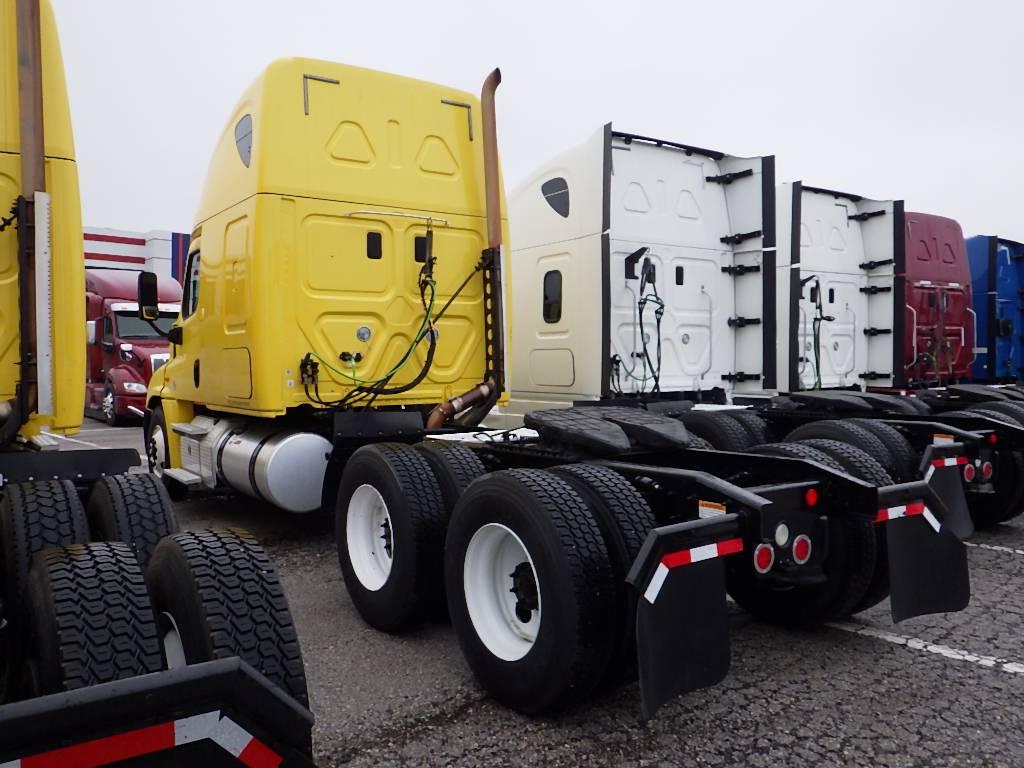 2015 FREIGHTLINER Cascadia125