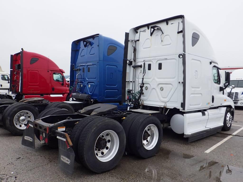 2012 FREIGHTLINER Cascadia125