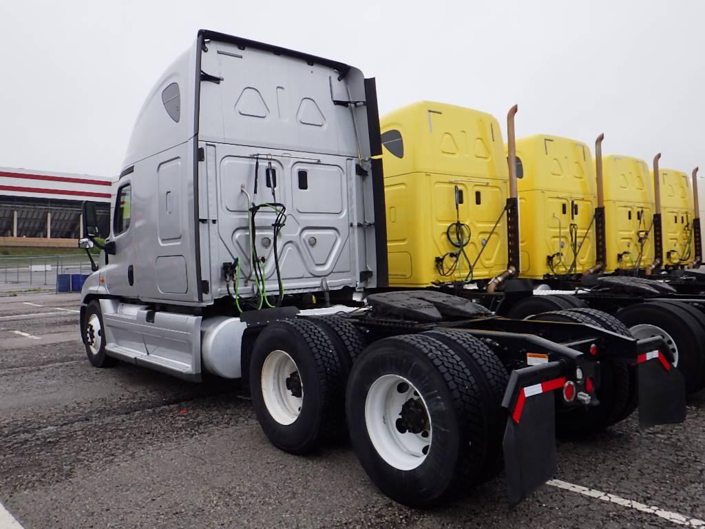 2015 FREIGHTLINER Cascadia125