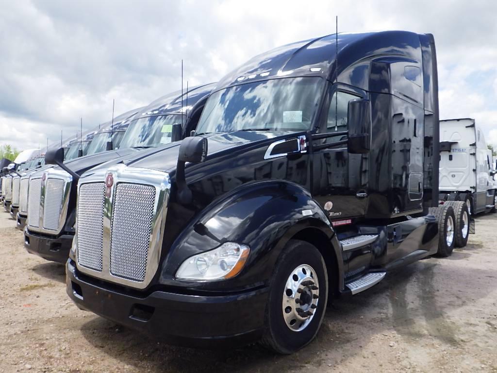 2017 KENWORTH T-680