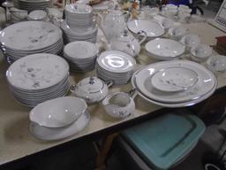 Beautiful 82pc Set of Eschenbach Bavaria-Germany Baronet China Silver Arbor