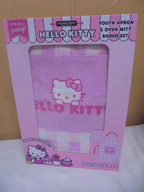 Hello Kitty Youth Apron & Oven Mitt Set