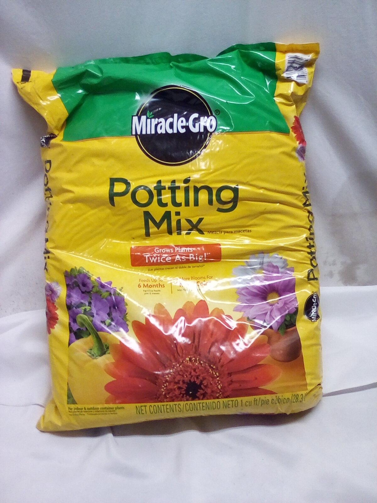 Miracle-Gro Potting Mix 1cubic ft MSRP $14.99