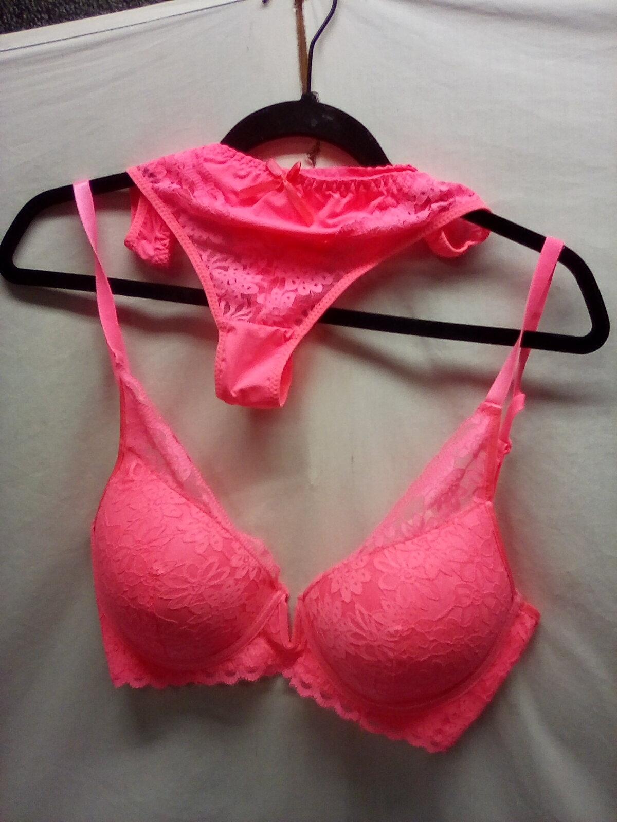 Pink Lace Bra and panty set, size 85C