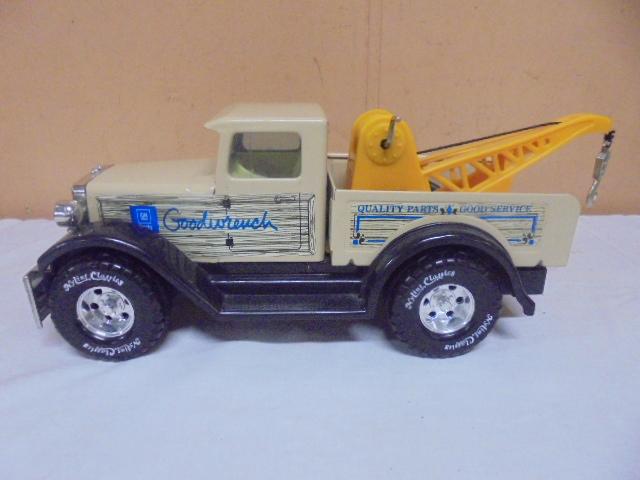 Nylint Classics Pressed Steel GM Goodwrench Wrecker