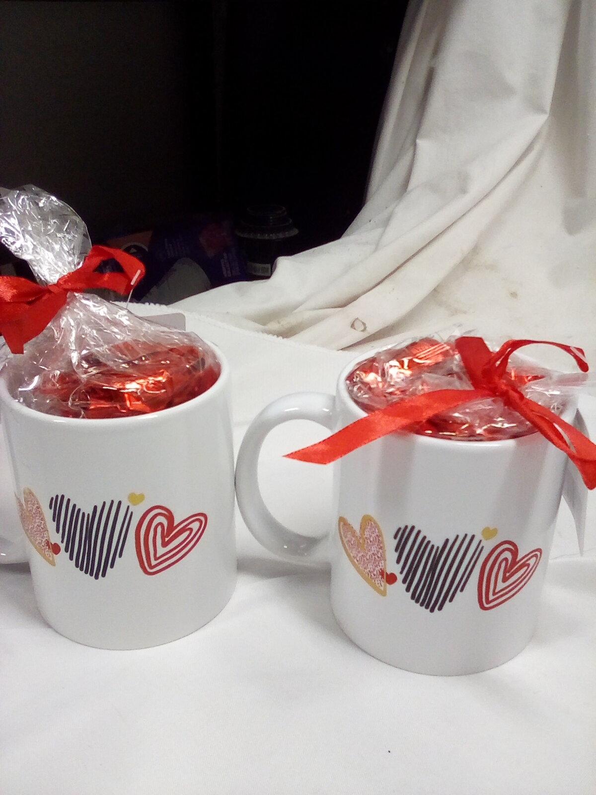 Heart mugs x2 with hard candy