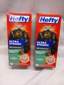 Hefty White Pine Breeze Scented 30 Gallon Trash Bags. Qty 2- 15 Count.