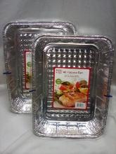 Holiday Style All Purpose Foil Pans w/ Lids. Qty 2.