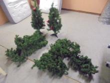 (2)3ft Trees & (2) 14ft Garlands