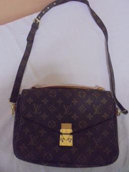 Ladies Louis Vuitton Purse
