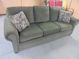 Beautiful Dark Green England Sofa w/ Matching Accent Pillows