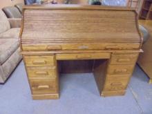Beautiful Oak Crest Solid Oak 7 Drawer Roll Top Desk w/ Cubbies & Drawers in Top