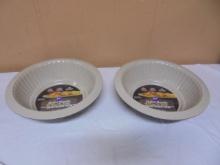 2 Wilton 2.5qt Oven To Table Round Bakers