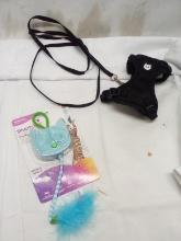 2Pc Cat Lot- 1 SmartyKat Toy, 1 Harness w/ Leash