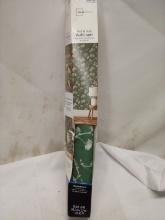 Peel & Stick Wallpaper Bleached Floral 17.8” x 9FT