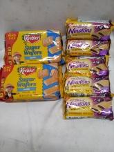 Qty 2 Sugar Wafers Vanilla/ Qty 5 Fig Newtons