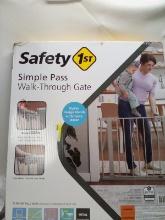 Safety 1st gate