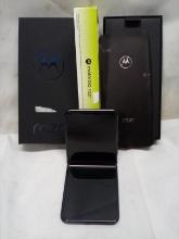 Straight Talk Wireless Motorola Razr 5G