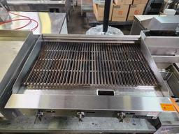 Dukers 36 in. Gas Charbroiler
