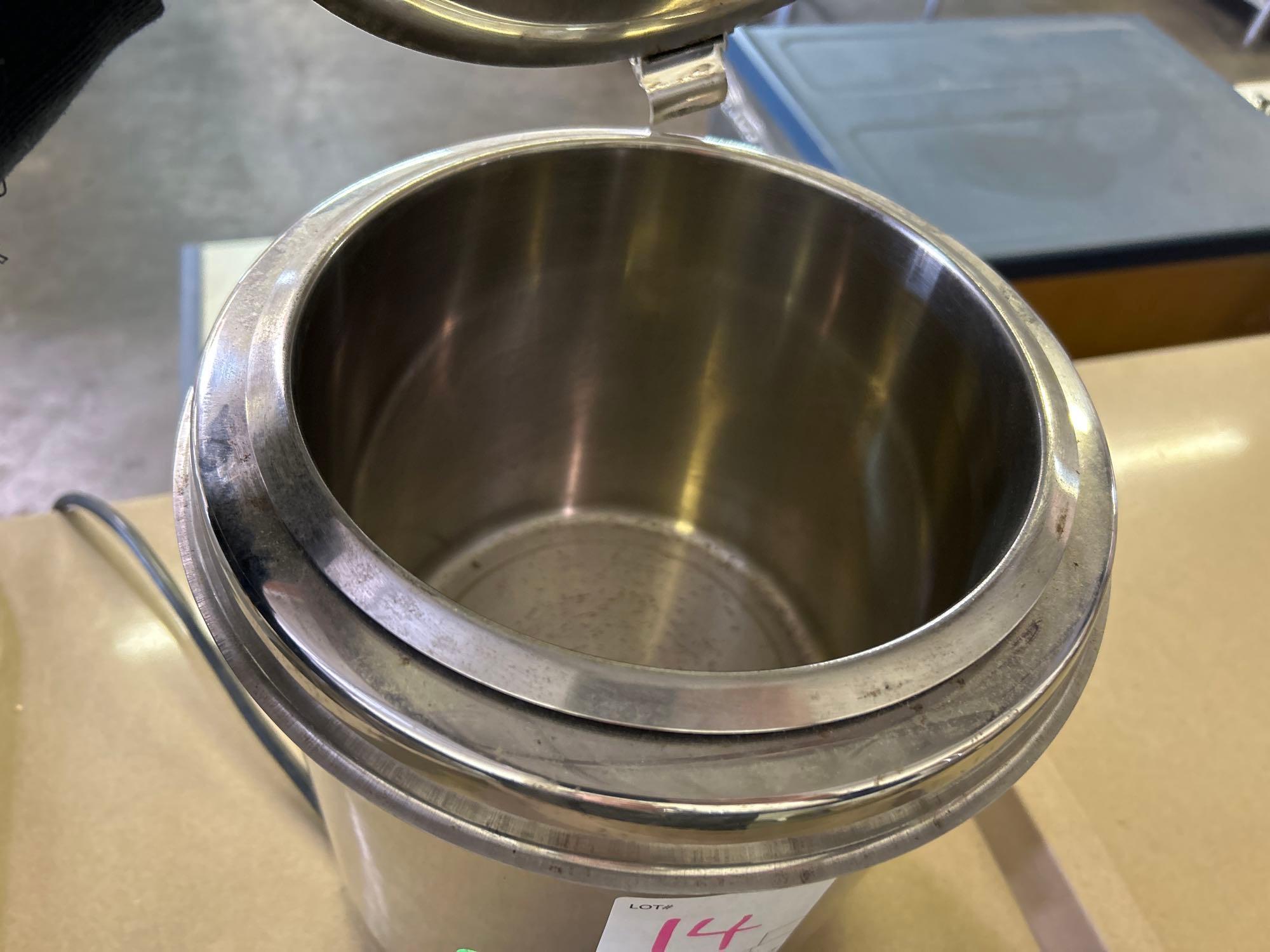 Avantco 6 qt. Stainless Steel Round Soup Warmer