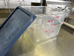 Cambro 12 qt. Semi Square Food Containers with Lids