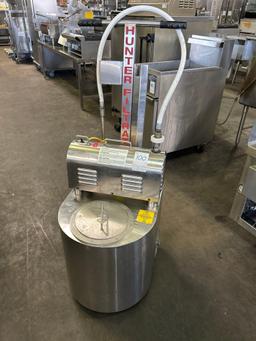 RF Hunter Mdl. EOG130 130 lb. Mobile Fryer Oil Filtration System