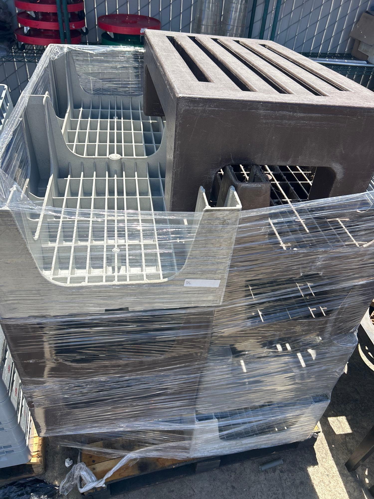 LOT of all Plastic Dunnage Racks on this Pallet