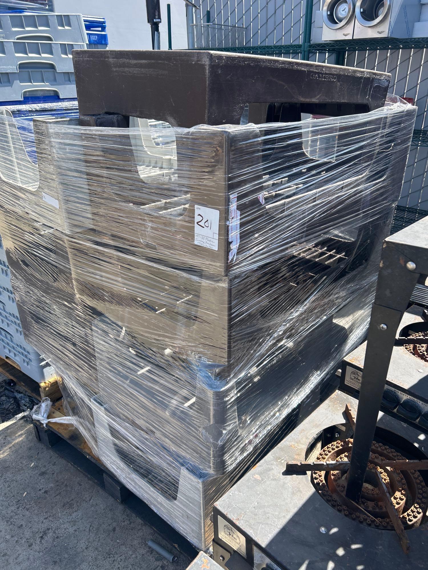 LOT of all Plastic Dunnage Racks on this Pallet