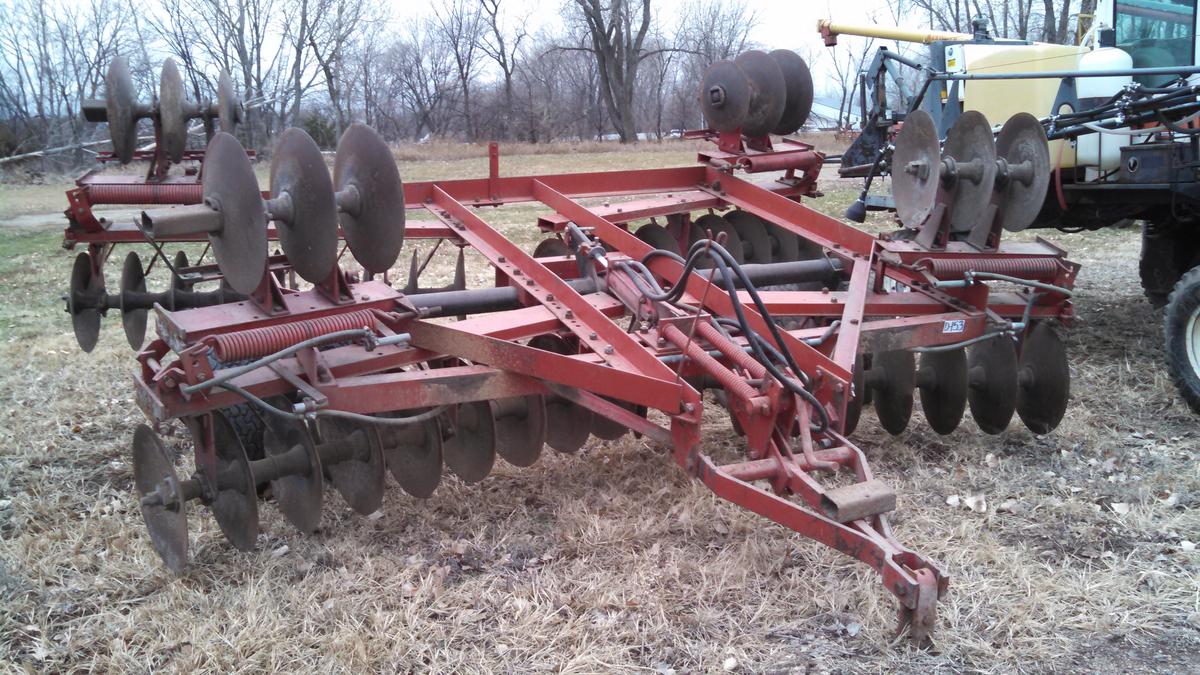 IH 470 18' Disc