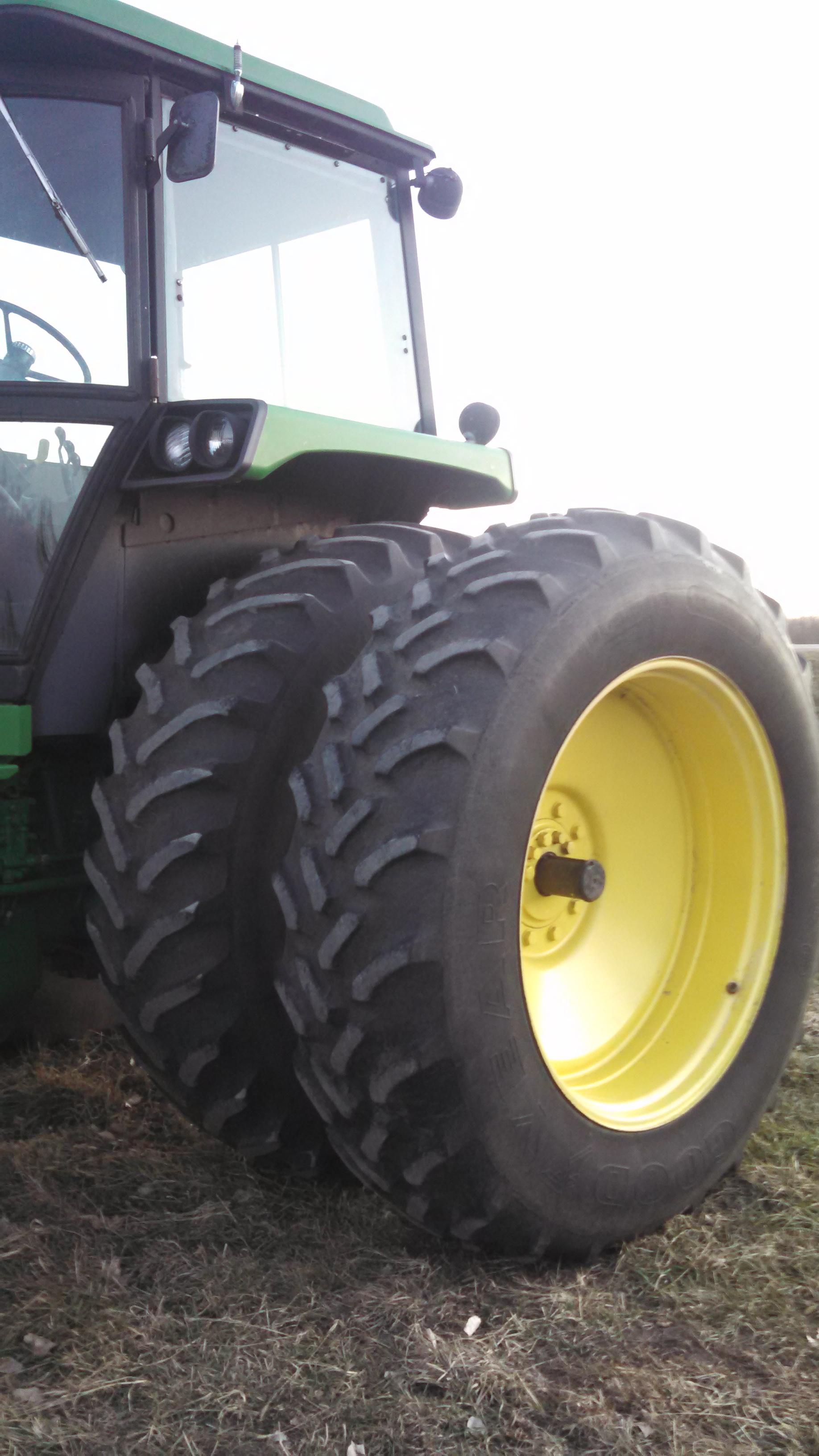 JD 4650 Tractor & Duals