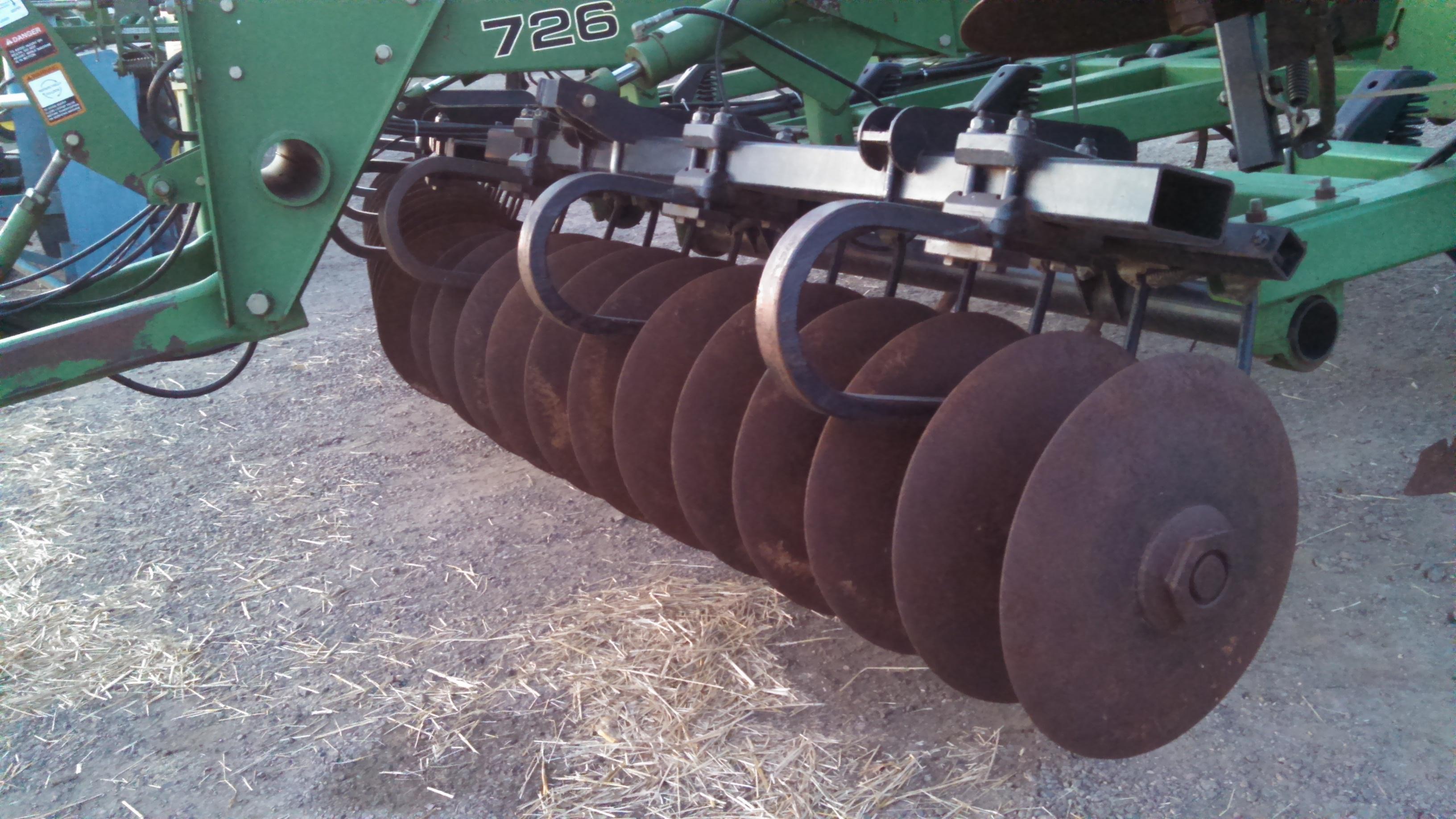 JD 726 Field Cultivator Mulch Finisher 28'