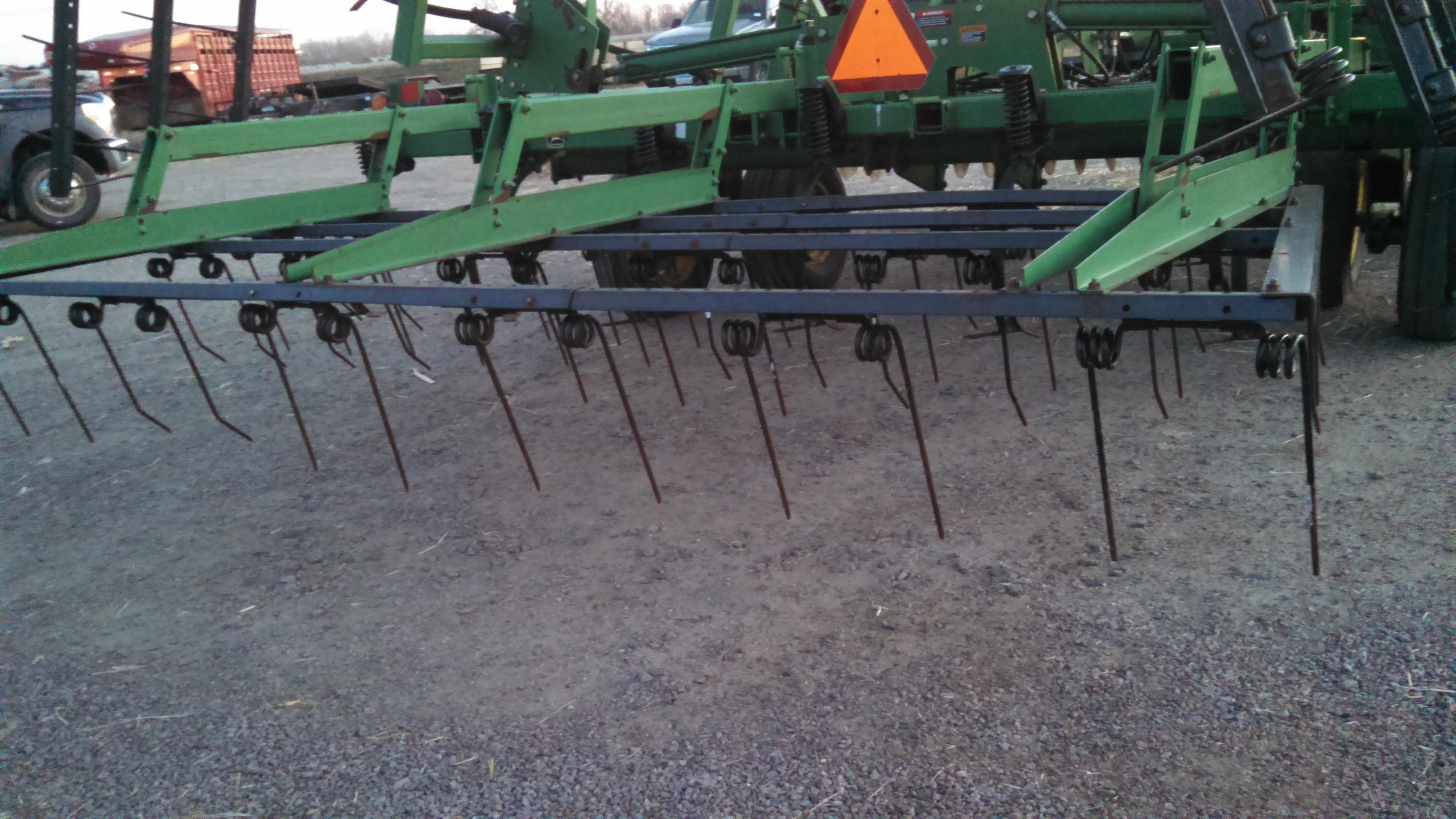 JD 726 Field Cultivator Mulch Finisher 28'