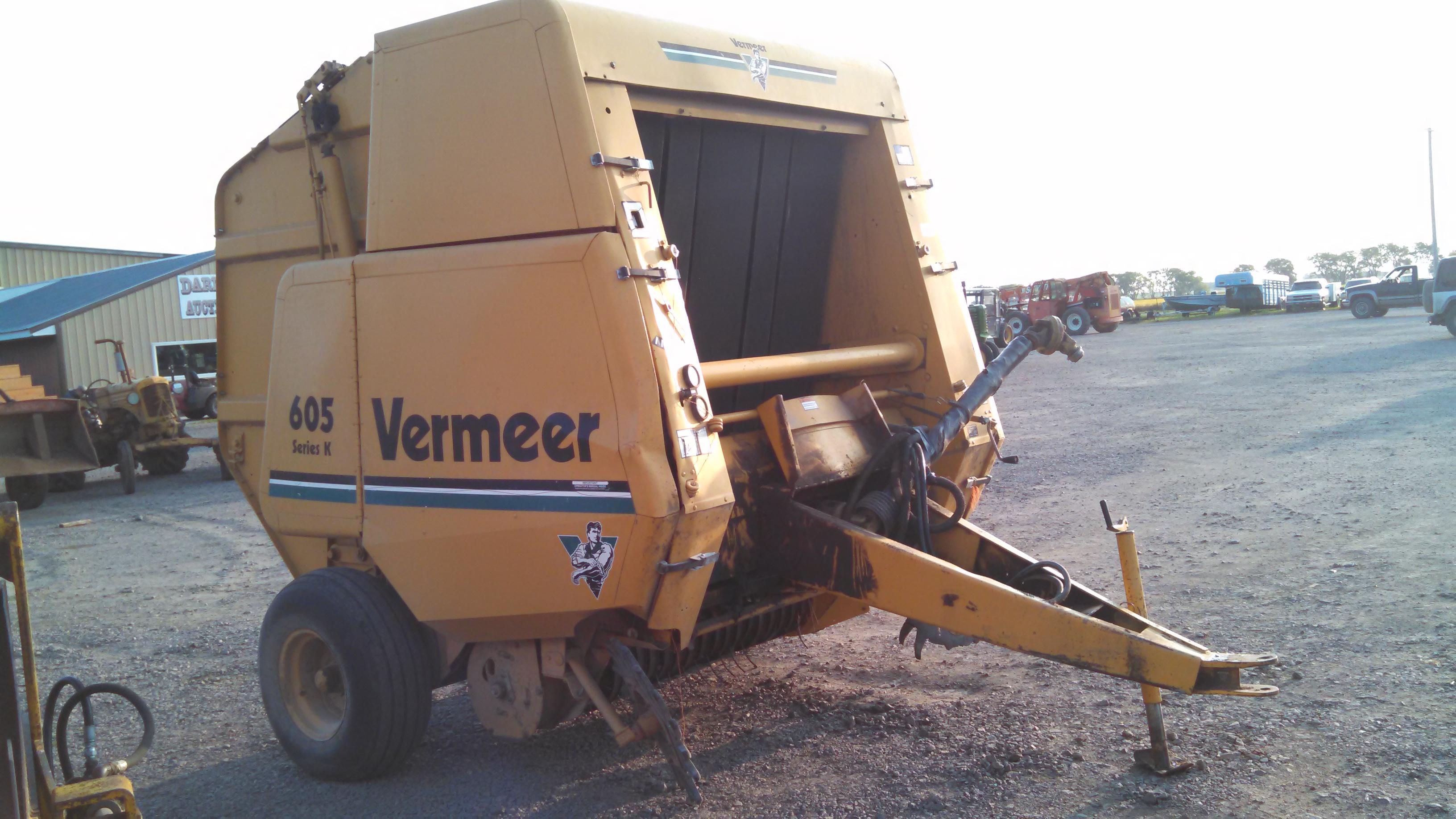 Vermeer 605 Series K Round Baler
