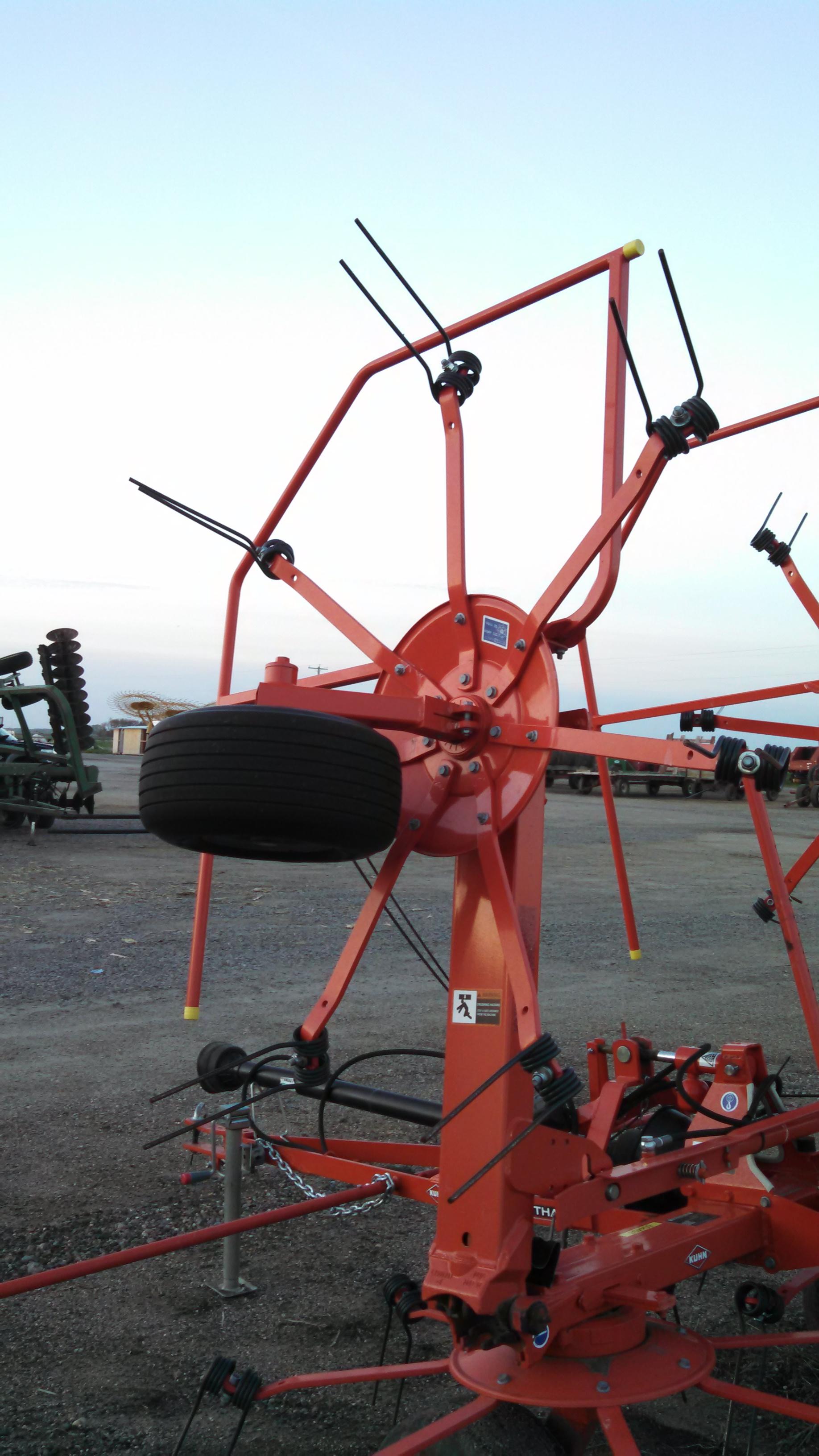 2017 Kuhn 5202THA 4 Basket Hay Tetter