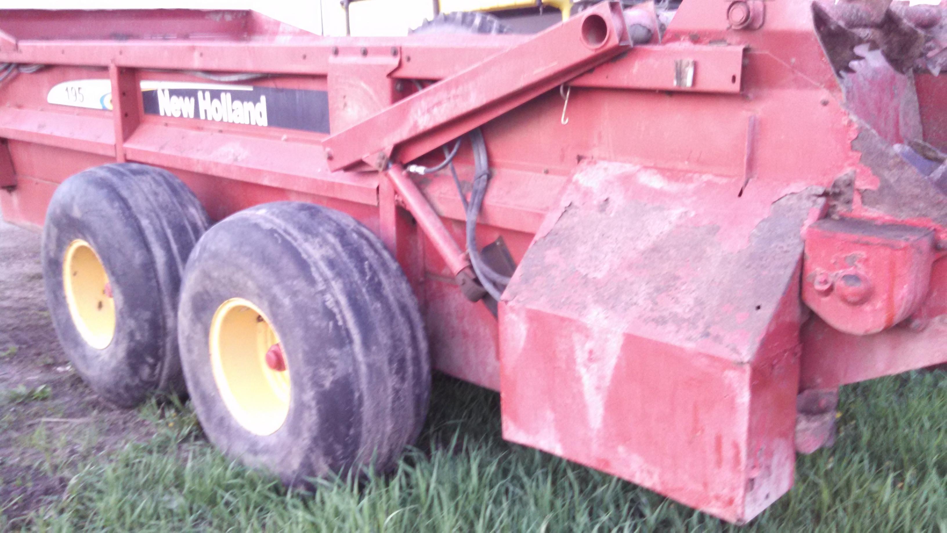 NH 195 Tandem Spreader