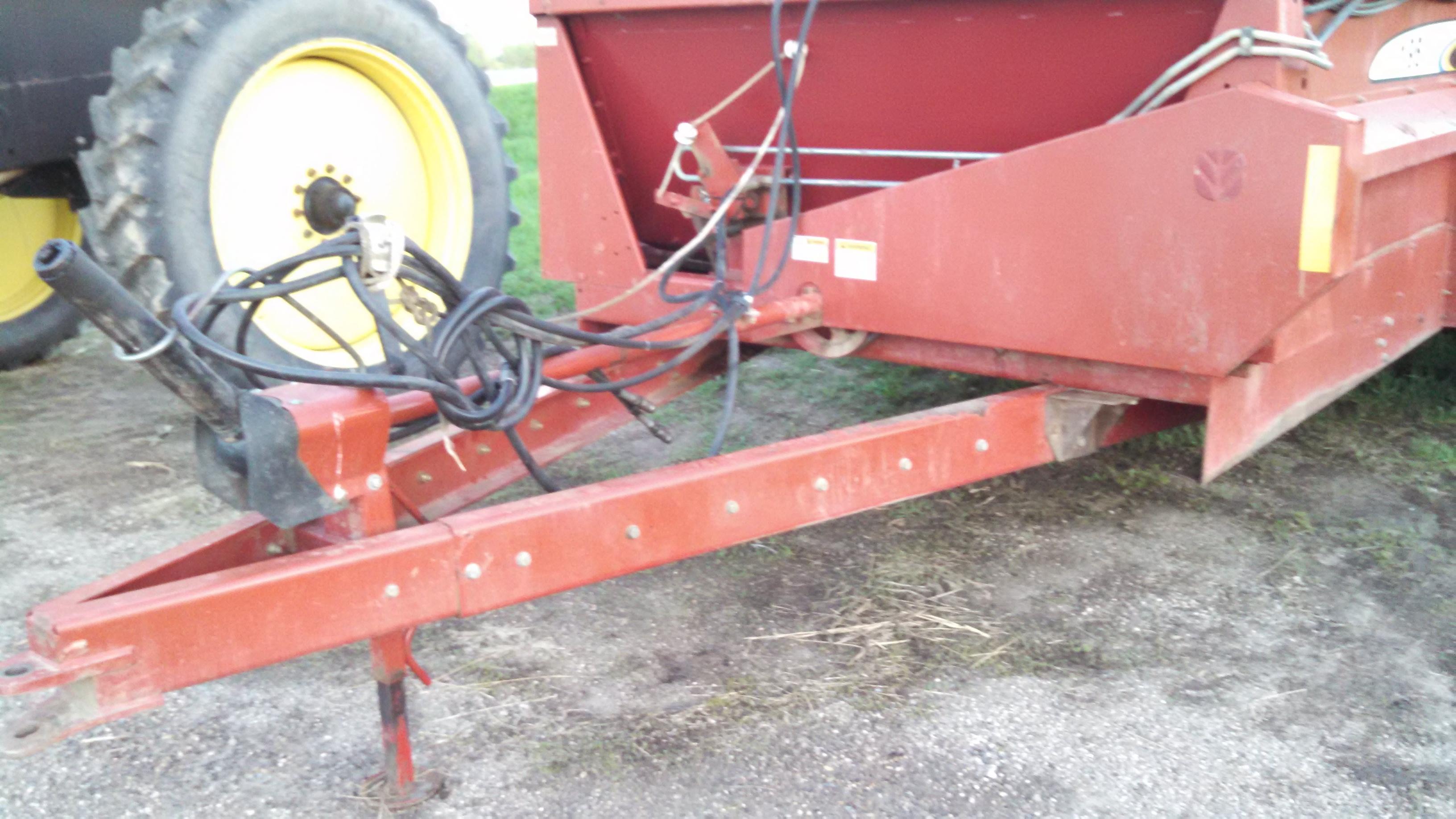 NH 195 Tandem Spreader