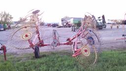Tonutti 12 Wheel V Rake with Center Wheel
