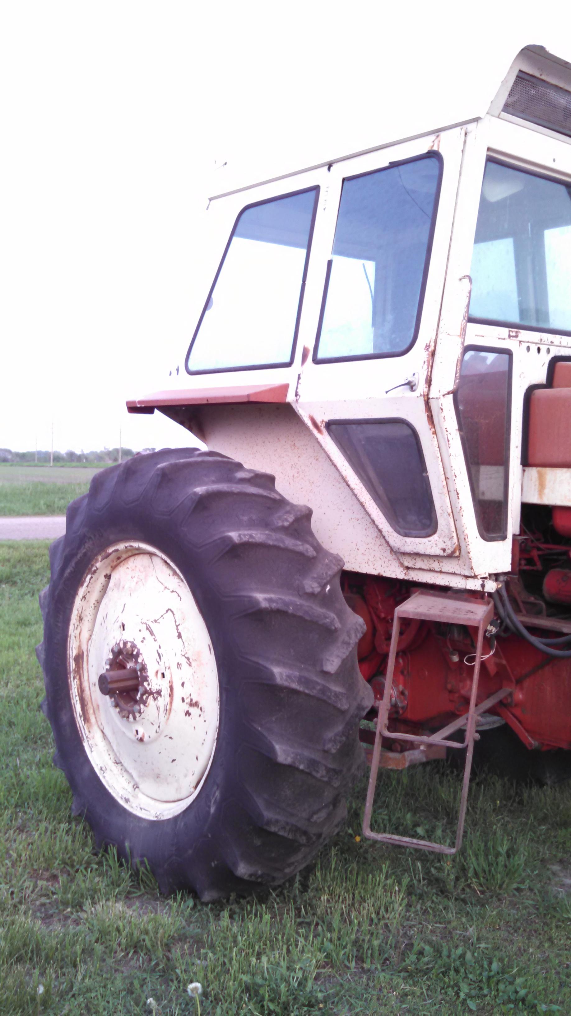 IH 766 Diesel Tractor