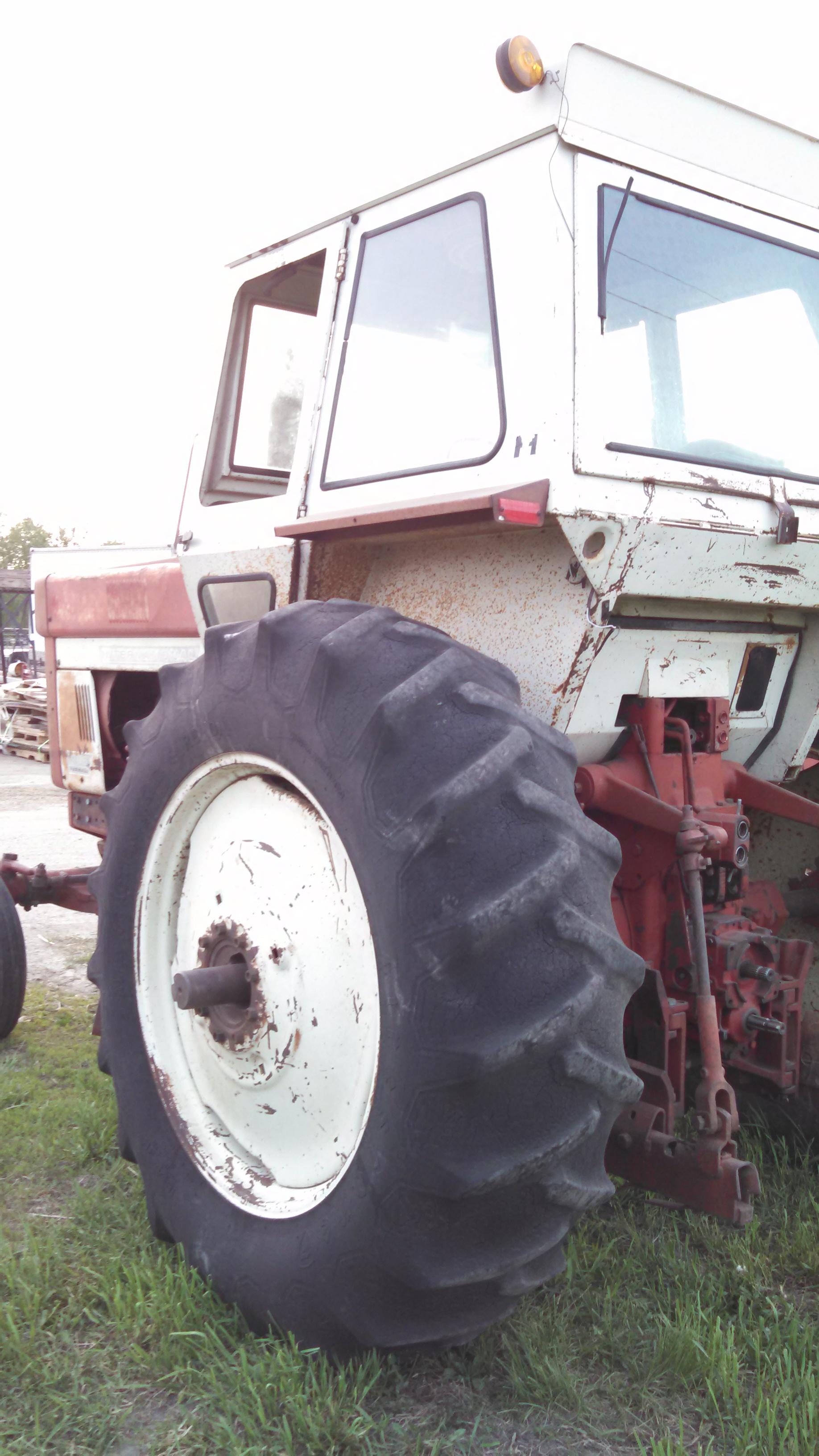 IH 766 Diesel Tractor